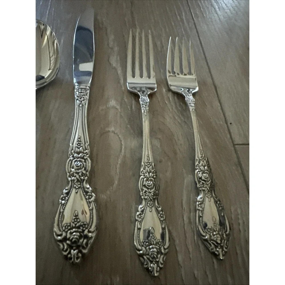 Oneida Stainless Flatware - WORDSWORTH -  5pc‎ Place Setting -  Looks New